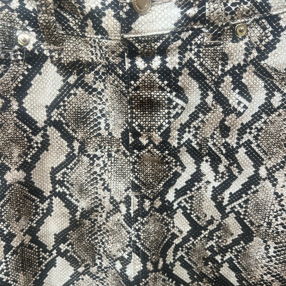 Boston Proper Python Print Skort New - Picture 6 of 7
